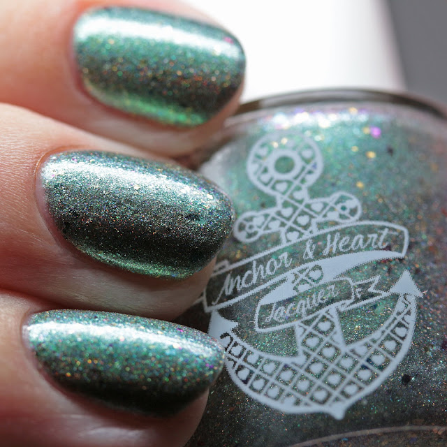 Anchor & Heart Lacquer Night Blooming Garden