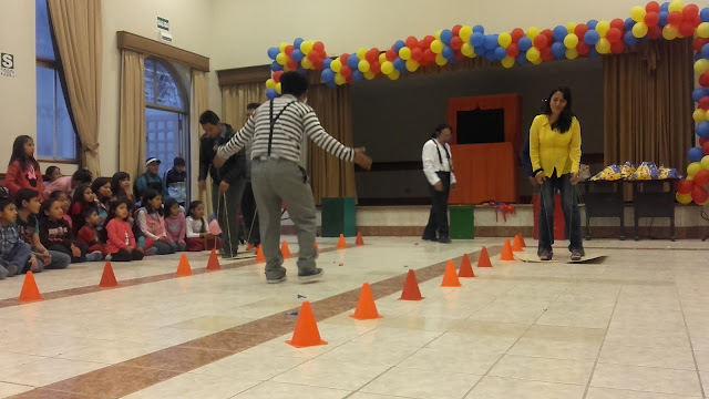 Show infantil teatral con:  Ave Fénix, grupo de teatro y títeres. 