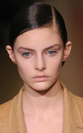 Auguste Abeliunate Model Crying