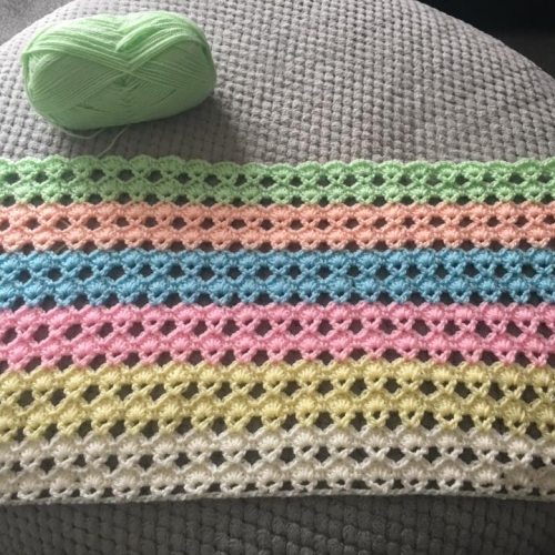 Easy crochet fan stitch pattern 