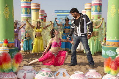 Tamanna Hot Still Navel Showing From Himmatwala Movie With Ajay Debgan