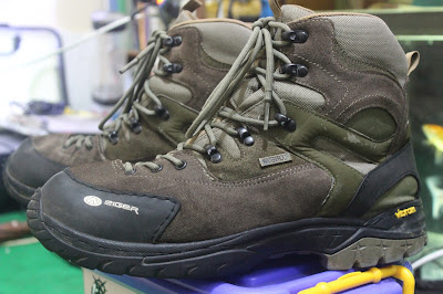 Review Sepatu Gunung Eiger W134