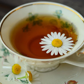 Reviewing Twining's Chamomile, Honey & Vanilla tea - a relaxing blend