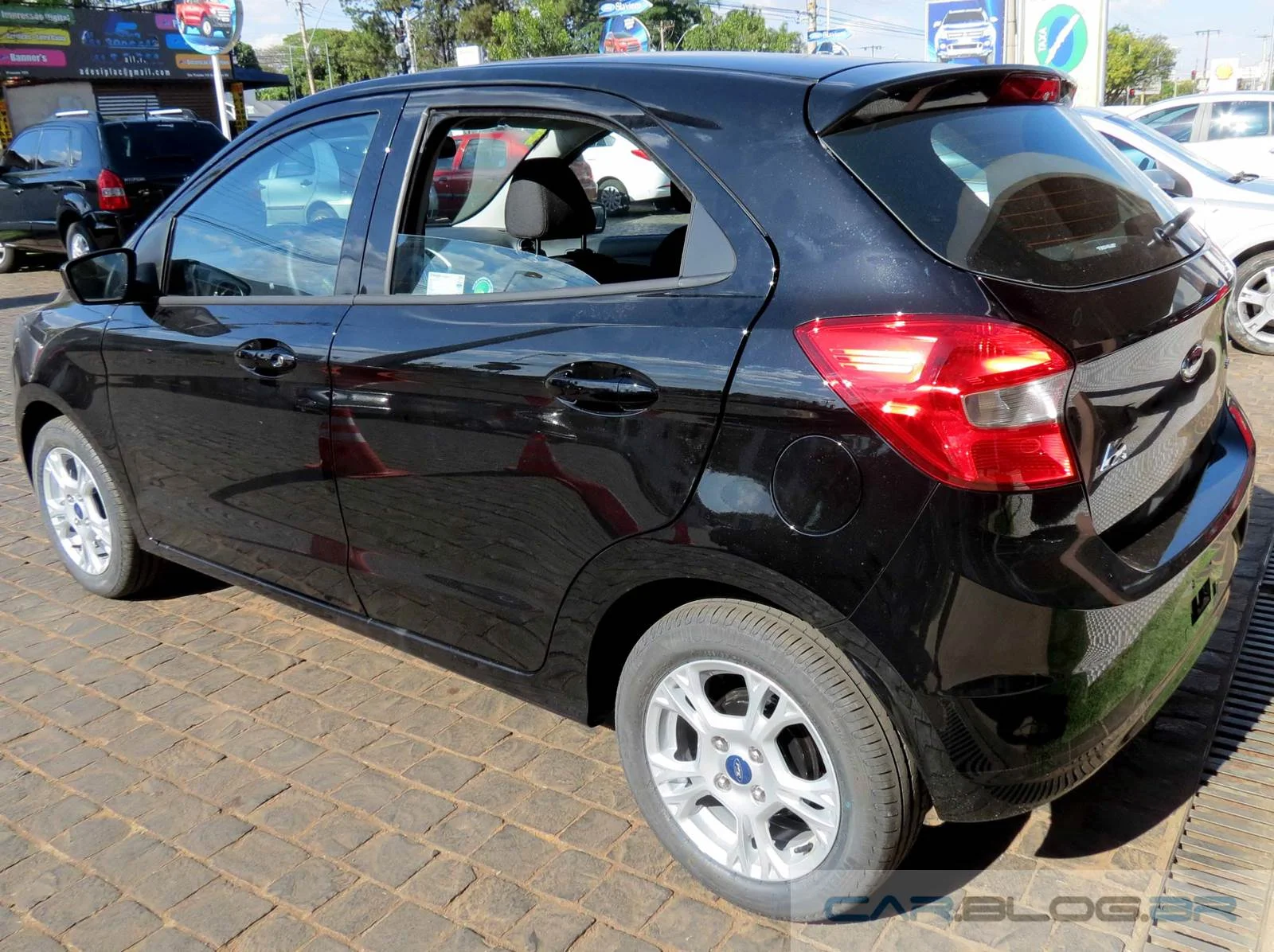 Novo Ford KA SEL - topo de linha