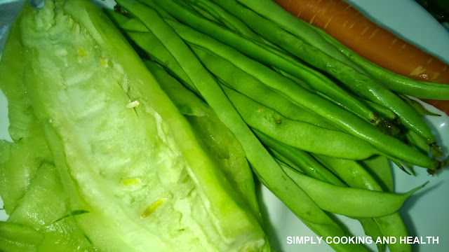 Luffa, French beans and carrot