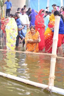 डाला छठ : कांच ही बांस के बहंगिया, बहंगी लचकत जाए... See Pics | #NayaSaberaNetwork