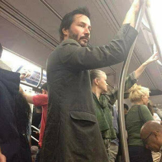 Keanu Reeves transporte publico