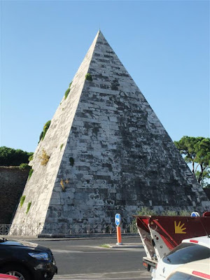 pyramid in rome italy