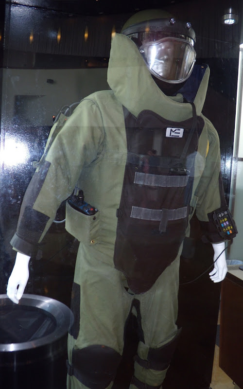 The Hurt Locker body armour bomb suit movie costume