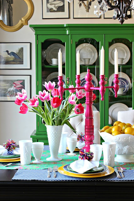 Green and pink spring tablescape ideas