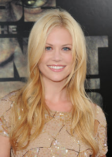 Claire Coffee photo