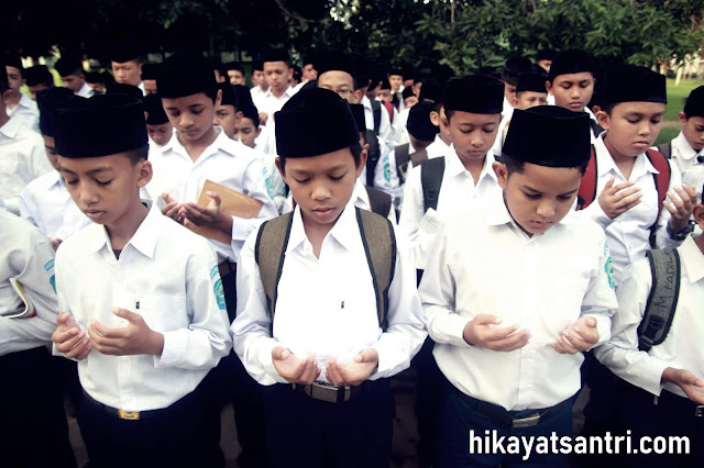 Di Pesantren, Ujian Untuk Belajar Bukan Belajar Untuk Ujian