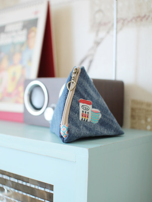 DIY Triangle Zipper Pouch Tutorial