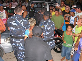 Populares tentam linchar ladrão após roubo em residência no centro de São Miguel