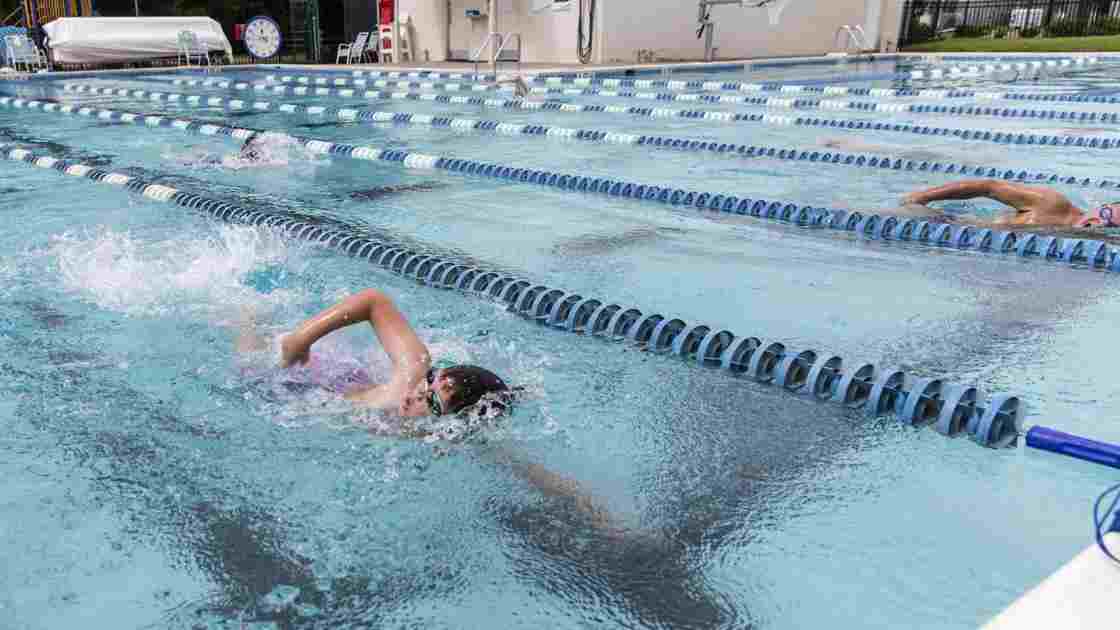 Swimming to lose weight