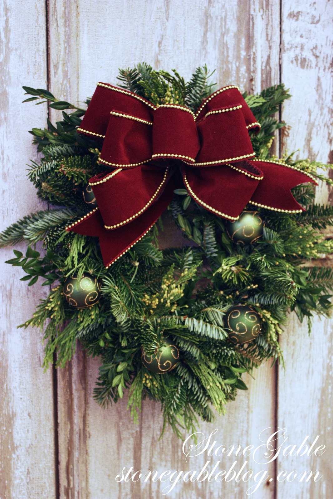 the easiest way to make a live wreath - stonegable