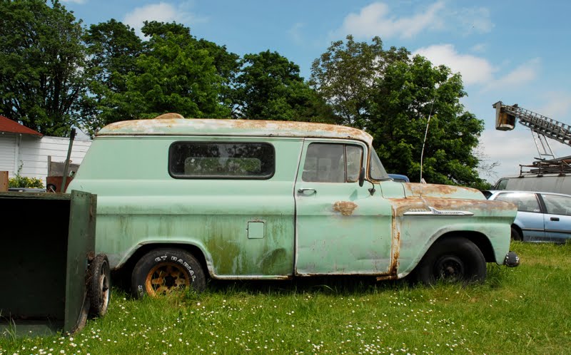 1958 Chevrolet Apache 31 Suburban