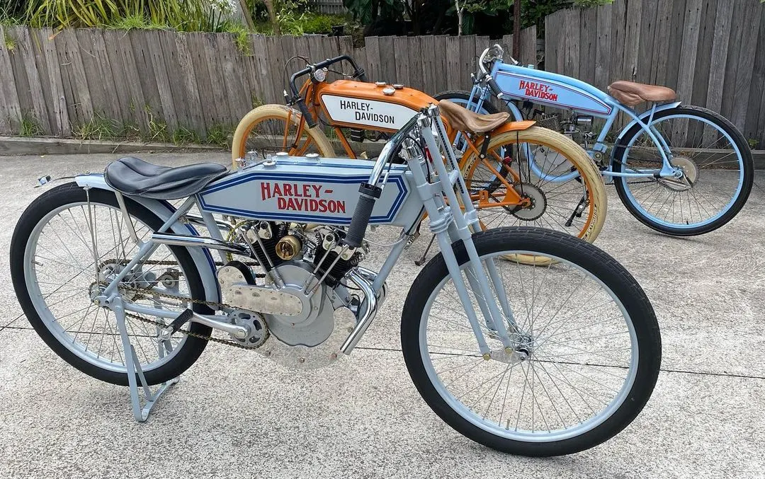 Board Tracker Custom Motorcycle Style Inspiration 1