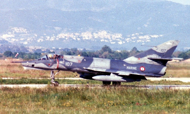 Dassault étendard IV P 107