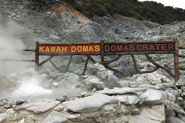 Kawah Domas Tangkuban Perahu