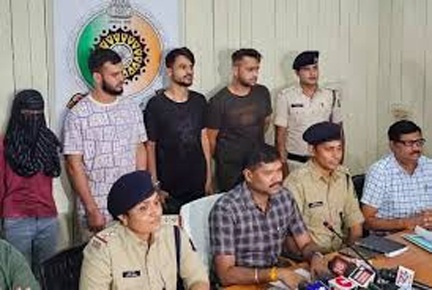 रायपुर : ड्रग्स के साथ एक युवती सहित 4 लोग हिरासत में