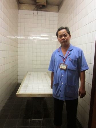 Những người sống chung với xác chết ở Sài Gòn - 1