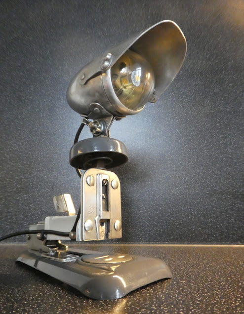 Jaky Neuf 6, agrafeuse, Tchécoslovaquie, Československo, sešívačka, tchéquie, phare, vélo, moto, cibié, luxor, radio, jouy le chatel, éclairages, lampe, lampes grichard, richard, 4