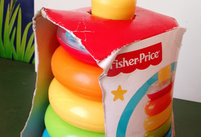 Brinquedo Fisher Price de plástico para bebes, pirâmide de argolas , a do topo é chocalhinho R$ 30,00