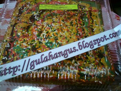 Gula Hangus ( 002177897 - D ): Kek Pelangi - SMK SUNGAI PELEK