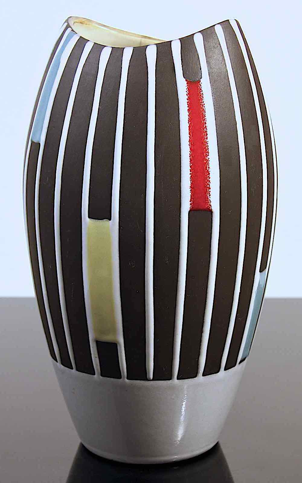 a 1961 vase by Schlossberg