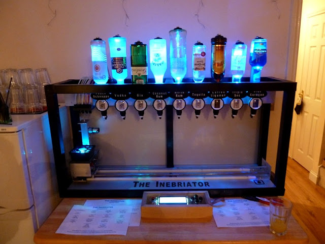 The Inebriator : Barman Robot