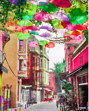 شارع المظلات في اسطنبول
