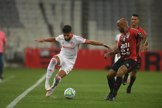 Internacional: Colorado joga mal e tropeça fora de casa