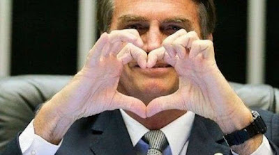 Bolsonaro coraçãozinho