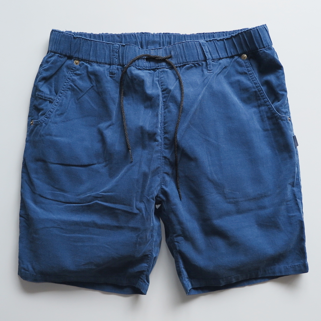 ANASOLULE Corduroy Shorts Price:12,744yen TRUMPS