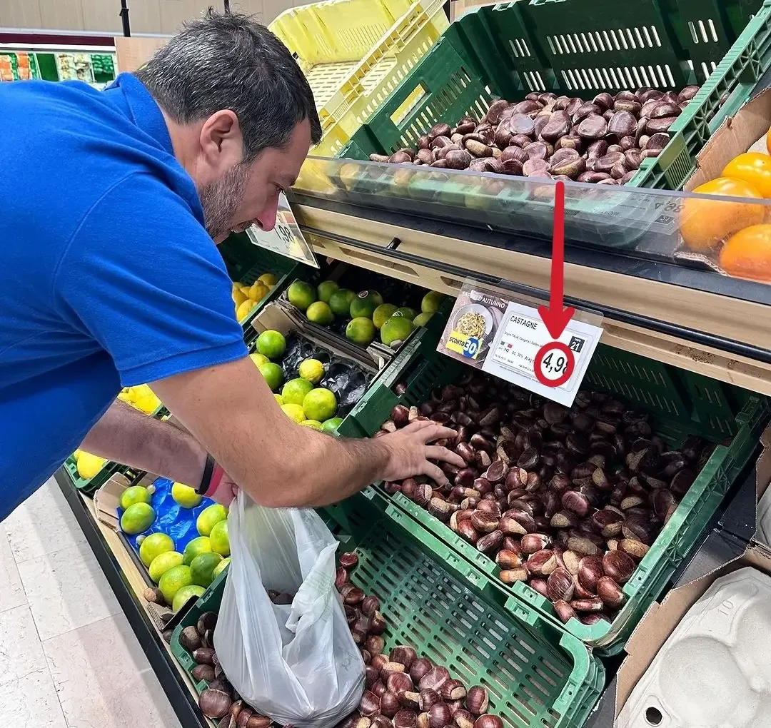 Matteo Salvini al supermercato