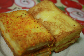 Roti Telur Berkeju