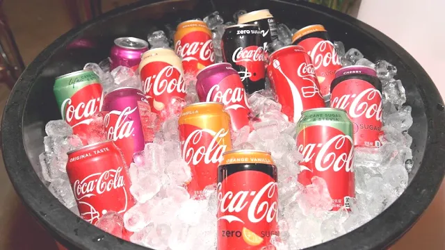 قصة ولادة كوكاكولا. حقائق حول ماركة Coca-Cola التجارية