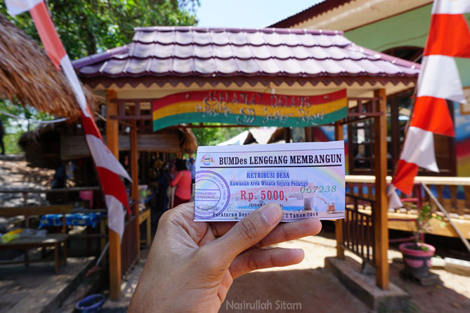 Tiket masuk dikelola oleh BUMDes setempat