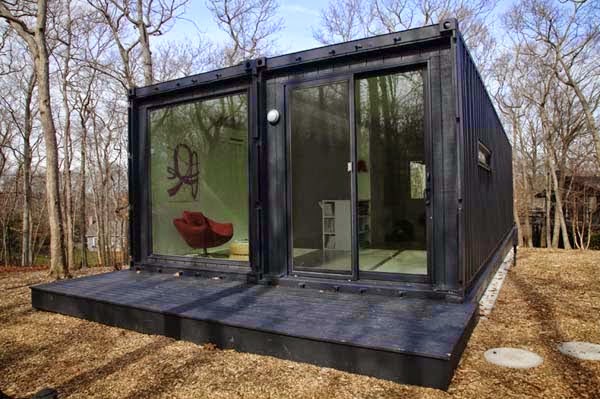 A Shipping Container Costs About $2,000. What These 15 People Did With That Is Beyond Epic - You don’t rob this house. Ever.