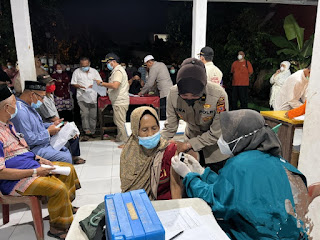 Gebyar Vaksin Ramadhan di Masjid Al-Ikhlas, Sirnabaya Digelar Polsek Telukjambe Timur