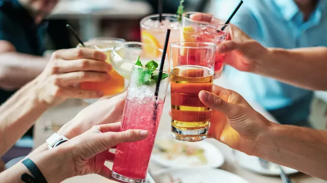 degustar coctel de mezcal