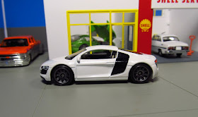 Matchbox Audi R8 white