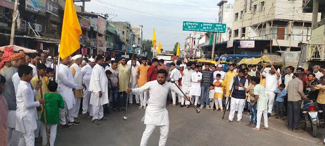 रायसेन/सिलवानी, तूं स्वयं भगवान है का जयकारा लगाते हुए संत तारण स्वामी के अनुयाईयो ने नगर में निकाला भव्य चल समारोह।