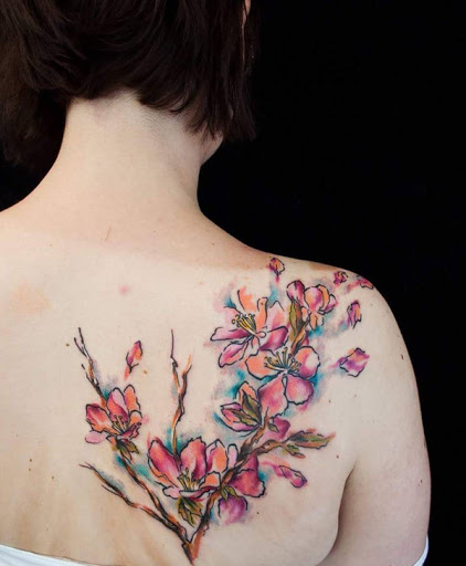 40 tatuagens de flor de cerejeira para deixar vocês encantadas!