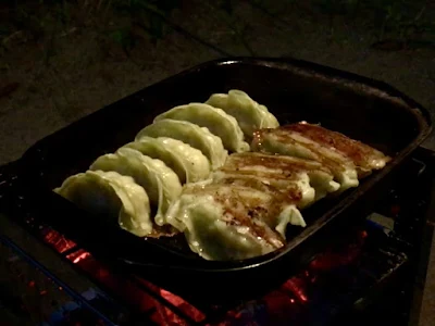 BUNDOK『焚き火グリル』で餃子