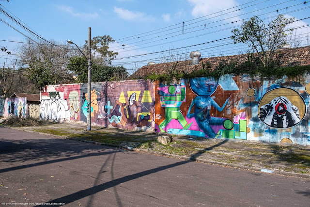 Grafites em muro