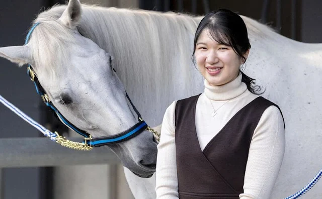 Emperor Naruhito and Empress Masako. Aiko celebrates her 21st birthday. Princess Aiko wore an ivory cashmere sweater