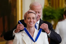 Joe Biden Anugrahkan The Presidential Medal of Freedom pada 17 Tokoh Terbaik AS