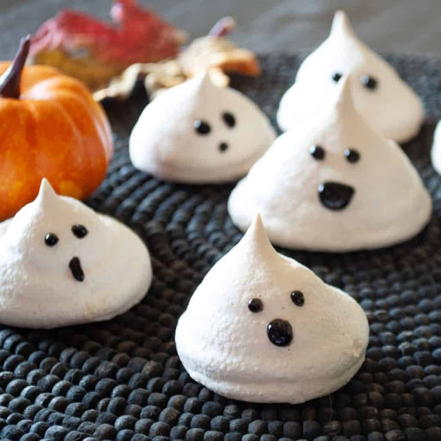 Have a spooktacular Halloween with these 41 #glutenfree Halloween recipes! Ranges from #paleo witch finger cookies to #vegan stuffed pumpkin! #celiac